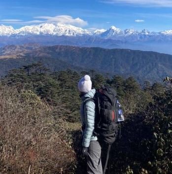 review very experienced guide working for Nawang treks and travel